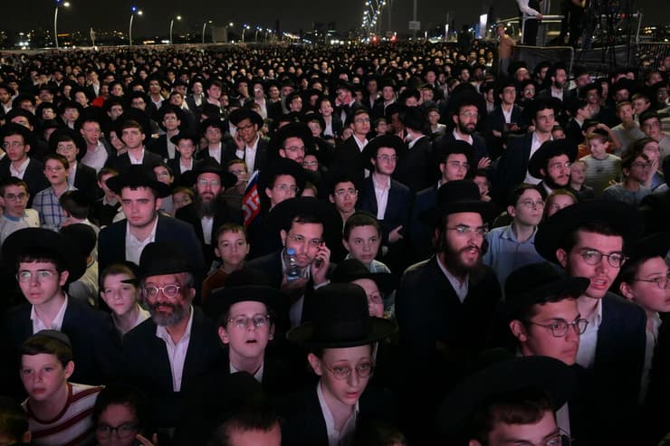 העצרת של יהדות התורה בבני ברק (צילום: יובל חן) עצרת חרדים בבני ברק בהשתתפות הרב לנדו ומשה גפני