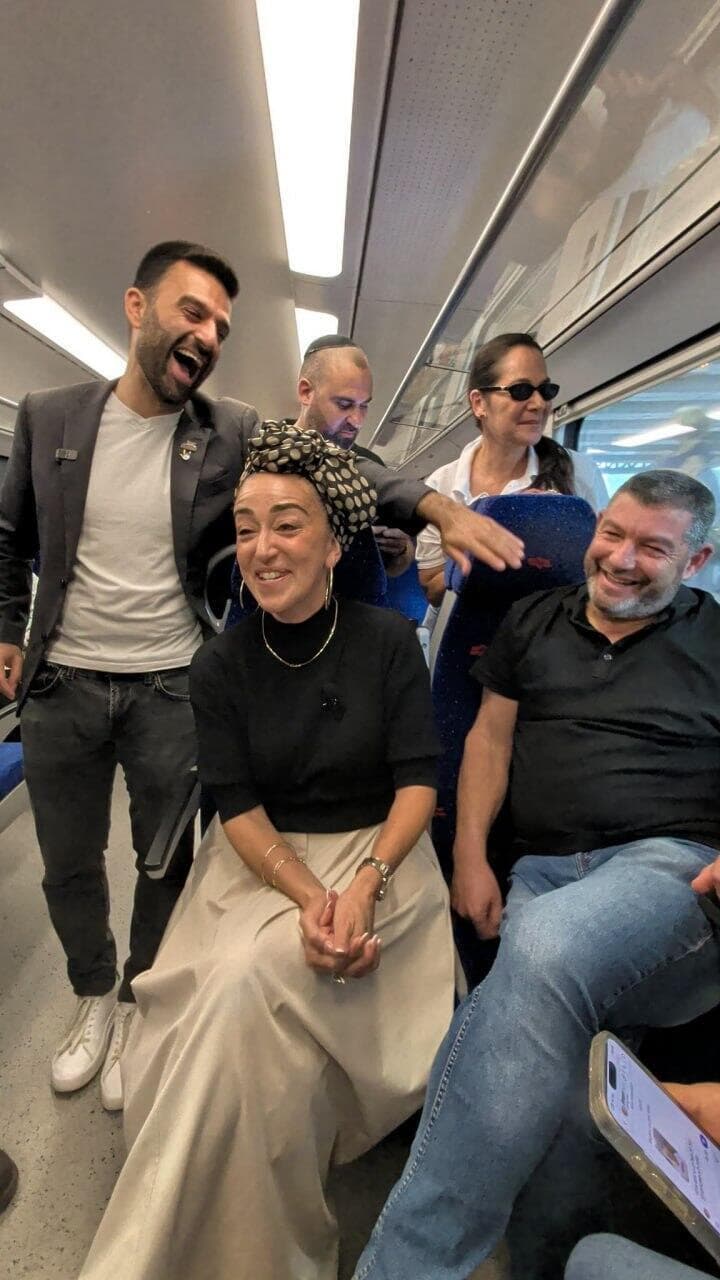 וינטר וחברי מפלגתו ברכבת. ינסו להשקיע גם במצביעי ליכוד לשעבר עופר וינטר יוסף חדאד עמך ישראל רכבת