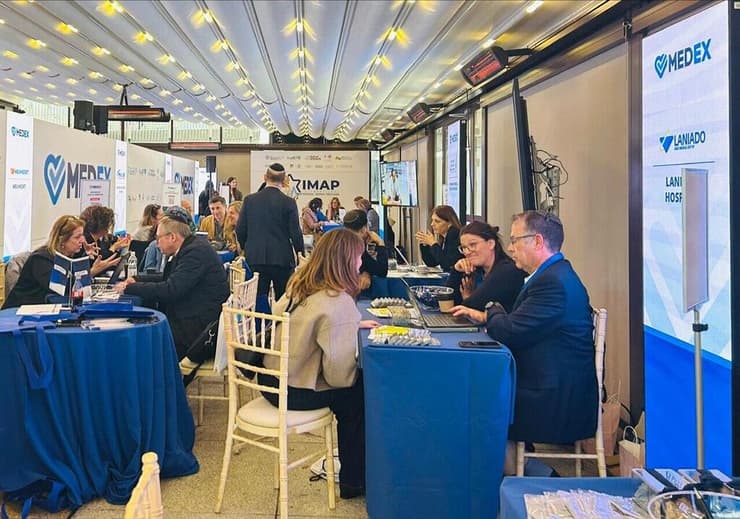 Jewish medical professionals meet with representatives of Israeli hospitals and health organizations at MedEx UK in London to explore career opportunities in Israel 