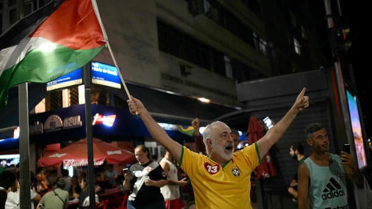 תומכי לולה חוגגים את הניצחון בבחירות בברזיל