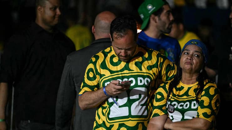 תומכיו של בולסונרו אחרי ספירת הקולות