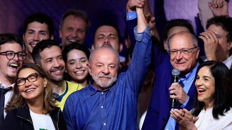 נשיא ברזיל לולה דה סילבה חוגג את הניצחון שלו ב בחירות ב סאו פאולו