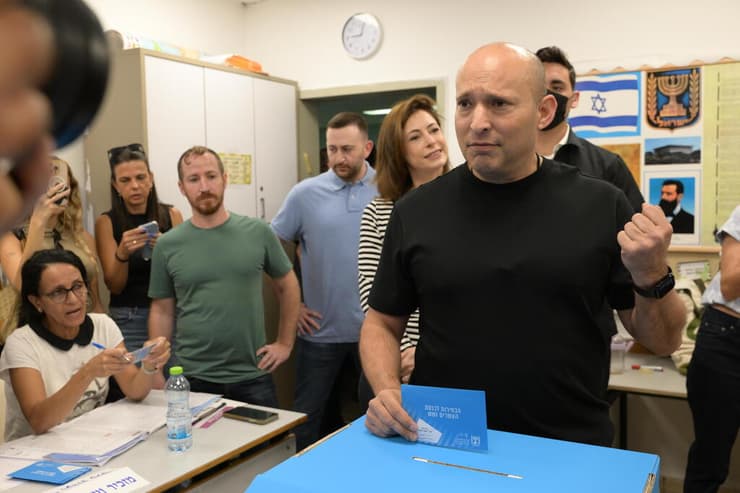 נפתלי בנט בקלפי הבחירות