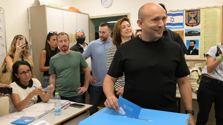 נפתלי בנט בקלפי הבחירות