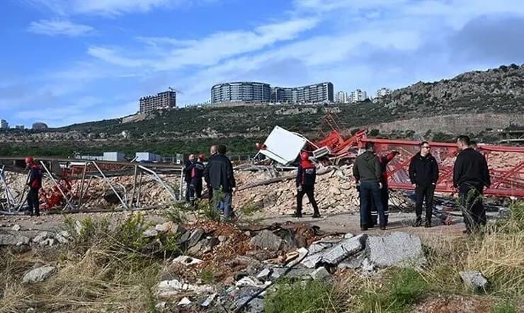 ההרס בזירת הפגיעה של הטורנדו באנטליה טורקיה אנטליה נזקי טורנדו קטלני הרג 4 בני אדם