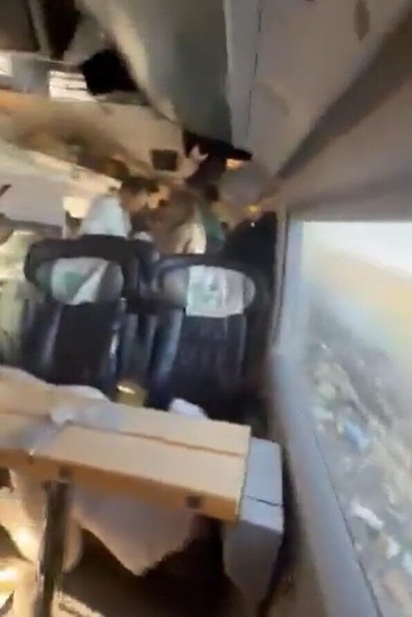 נוסעים באחד הקרונות על המסילה בטולדו, ההבוקר ספרד מחוז טולדו תאונת רכבות מהירות רכבת מהירה