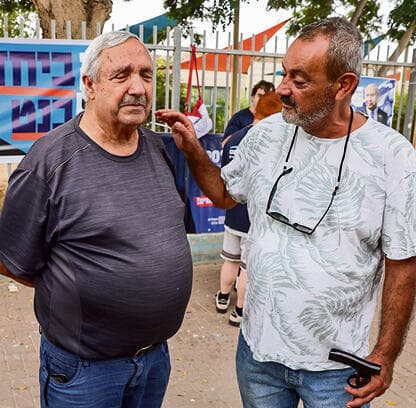 “המדינה הלכה לאבדון". אהרון כהן (משמאל) (גדי קבלו) “המדינה הלכה לאבדון". אהרון כהן (משמאל)