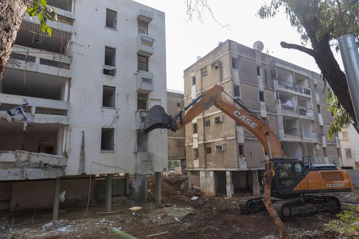 הריסת מבנים ישנים בפרויקט התחדשות עירונית ברחוב האמוראים בתל אביב