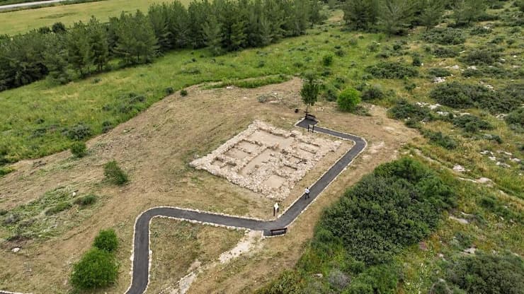 מצודת גלאון לאחר הסדרת האתר (צילום: אמיל אלג'ם, רשות העתיקות) מצודת גלאון לאחר הסדרת האתר