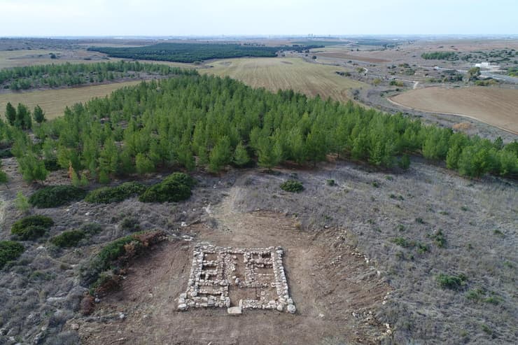 המצודה בסיום החפירה (צילום: אמיל אלג'ם, רשות העתיקות) המצודה בסיום החפירה