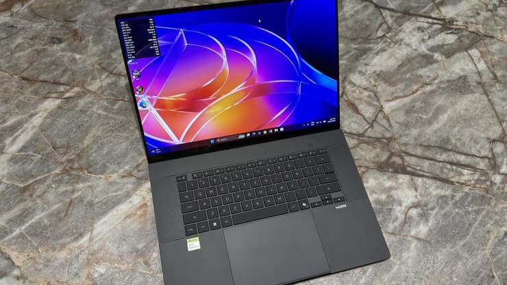 דניאלה גינזבורג המחשב הנייד Asus ProArt P16