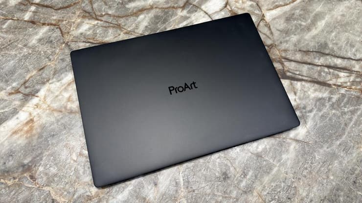 המחשב הנייד Asus ProArt P16 (דניאלה גינזבורג) המחשב הנייד Asus ProArt P16