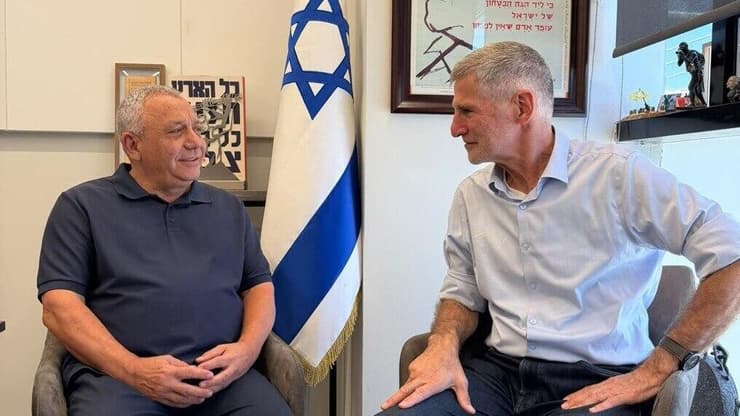 גדי איזנקוט, יו׳׳ר ישר עם יאיר גולן, יו׳׳ר הדמוקרטים