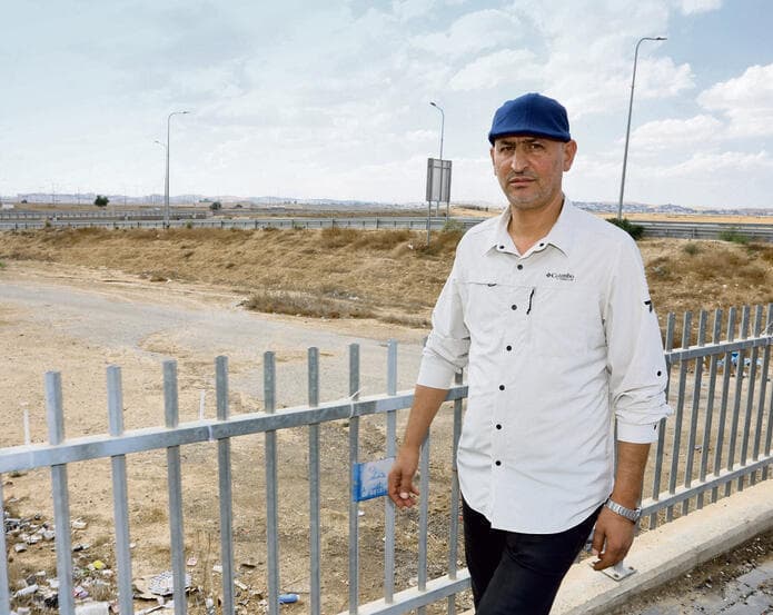 ראאד אבו־אלקיען. "הלכנו להצביע גם כדי להציל את היהודים מעצמם" (גדי קבלו) ראאד אבו־אלקיען. "הלכנו להצביע גם כדי להציל את היהודים מעצמם"