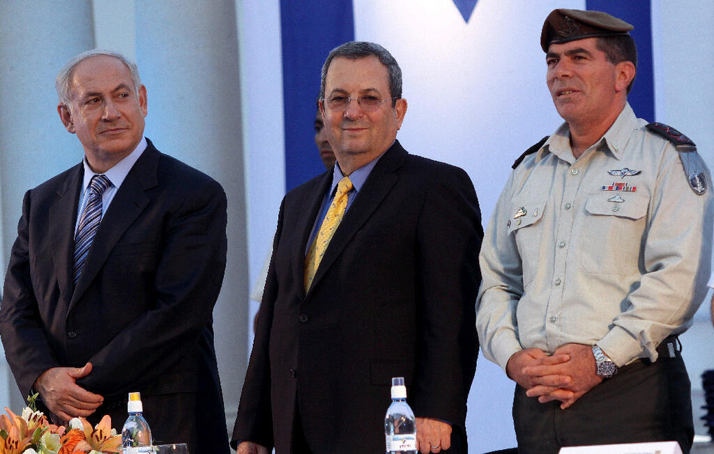 Netanyahu, then-defense minister Ehud Barak and then-IDF chief of staff Gabi Ashkenazi 