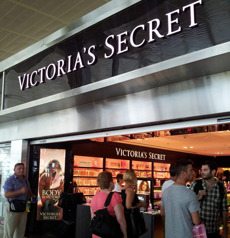 Магазин сети Victoria's Secret (Фото: Мейрав Кристал) Магазин сети Victoria's Secret