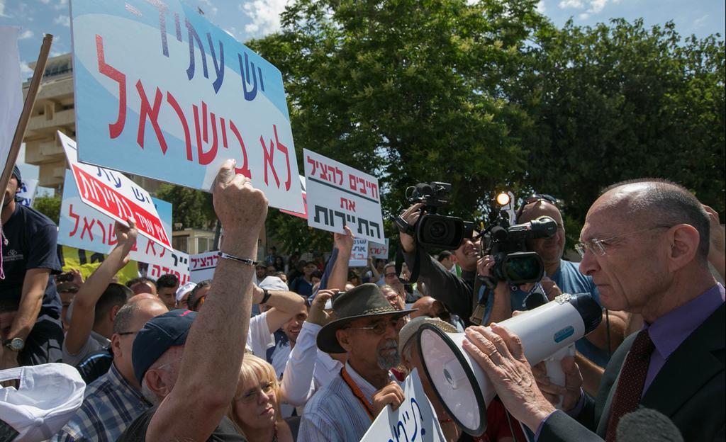 Israelis employed in the tourism sectors protest the closure of the country to foreign visitors 