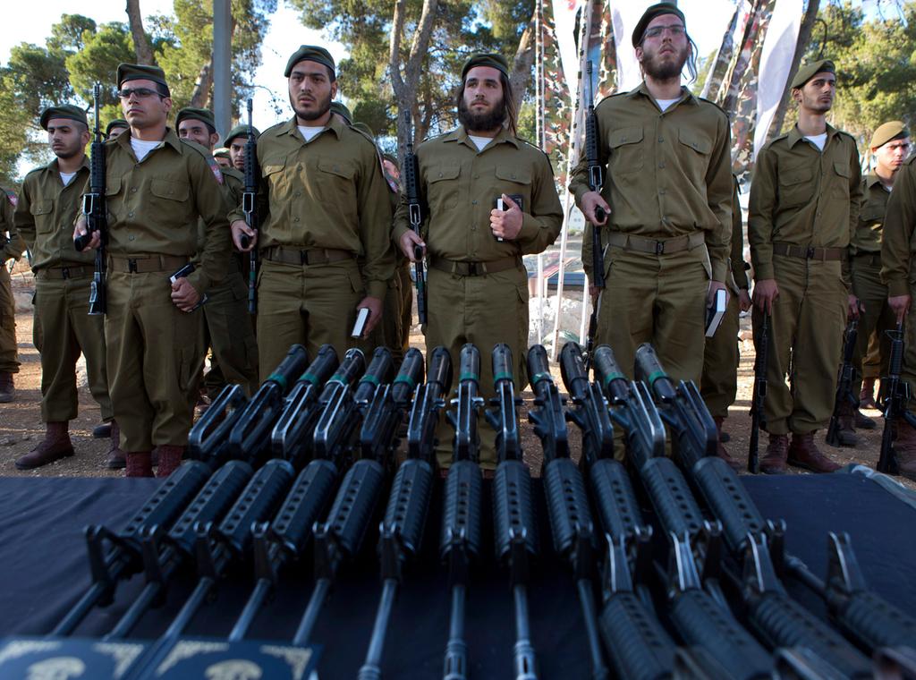 Ultra-Orthodox IDF soldiers graduate basic training 