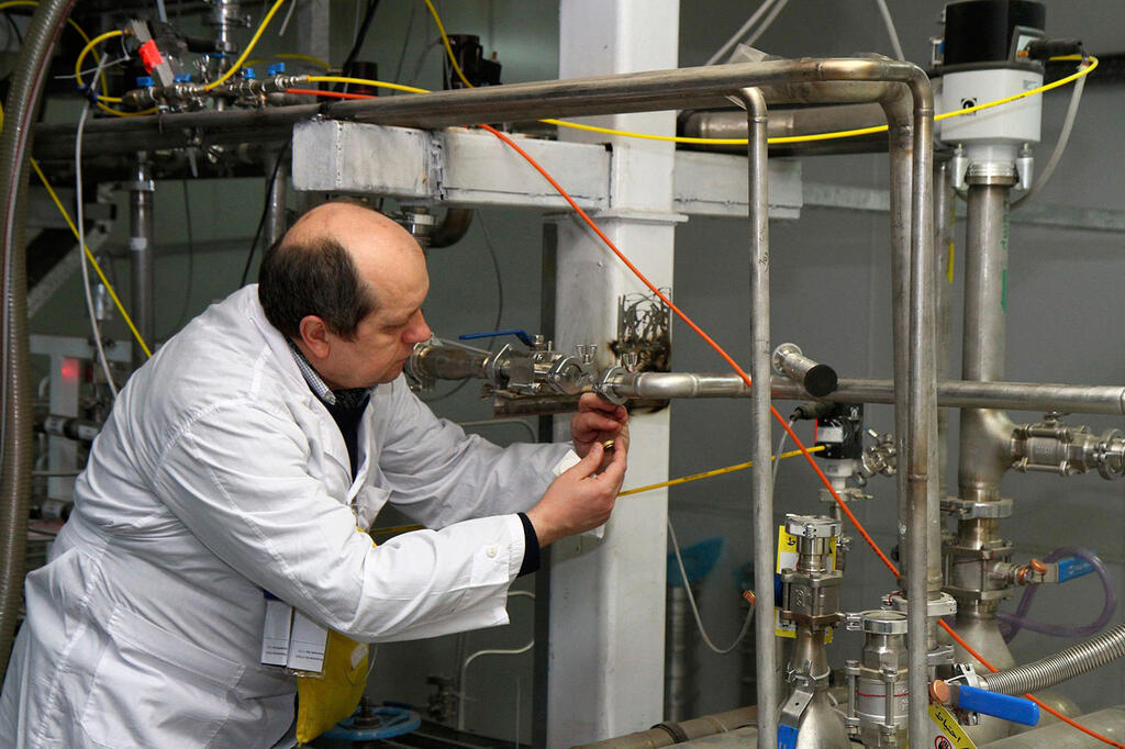 IAEA inspector at the Natanz uranium enrichment facility in Iran, January 20, 2014 