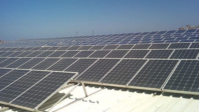 Панели солнечных батарей 
