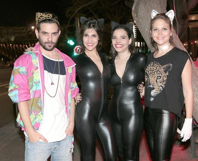 שלוש חתולות ונסיכה. מירב פלדמן, תימור כהן, מגי וג'ייסון
