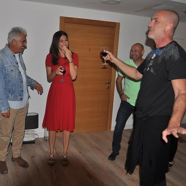 נסתפק ביין. מוטי רייף מרים לחיים