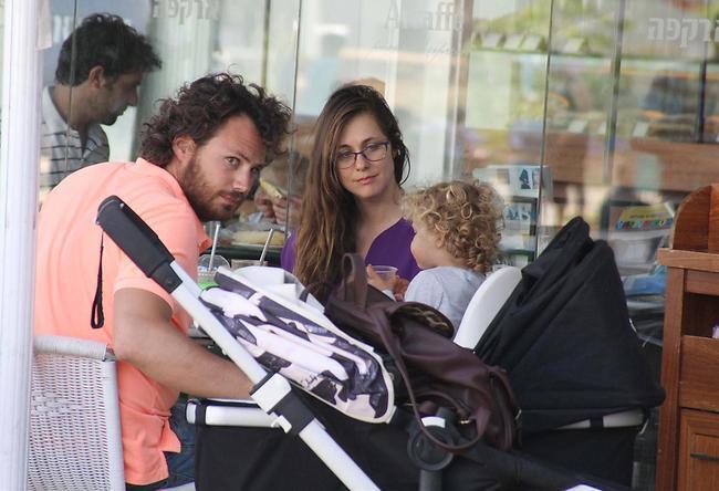 טוב, מי קרא לפפראצי?