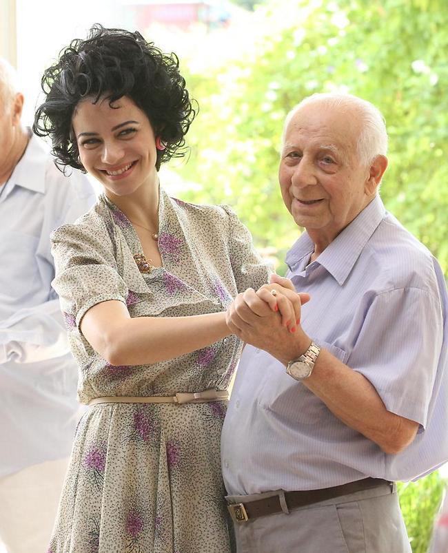 מויישל'ה אתה דורך לי על האצבעות, טייב וידיד (צילום: רפי דלויה) מויישל'ה אתה דורך לי על האצבעות, טייב וידיד