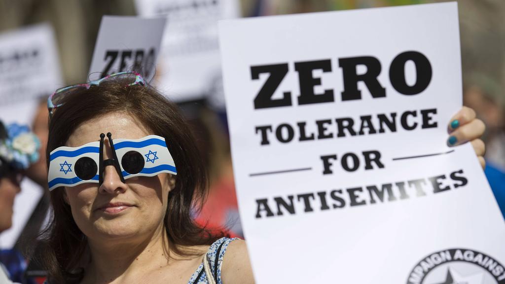A protest against anti-Semitism in the UK 