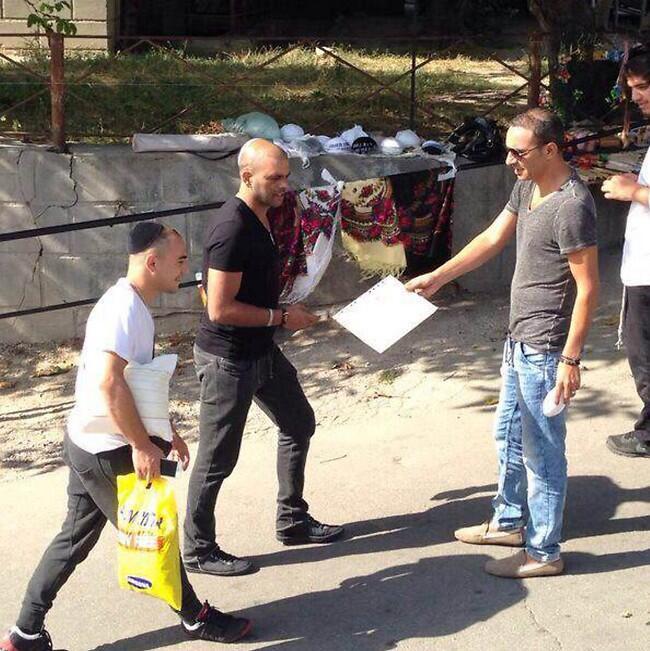 תן לי חתימה. גולן באומן (צילום: הבית היהודי אומן)  תן לי חתימה. גולן באומן