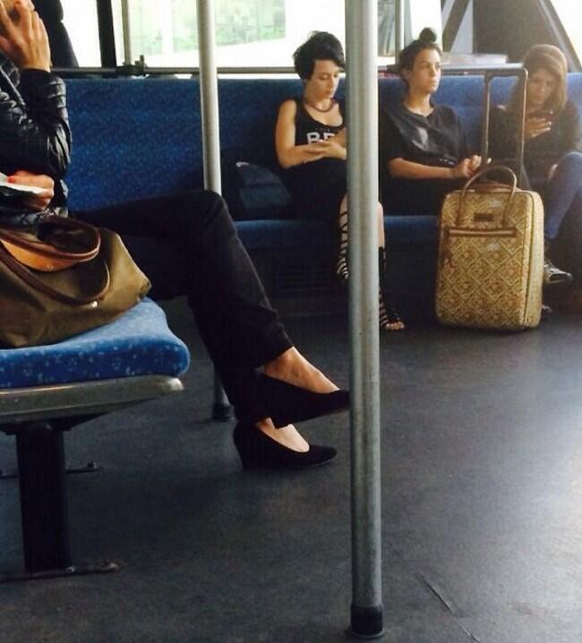 חלום שלנו  שיש לך ביקיני במזוודה! טייב בשדה