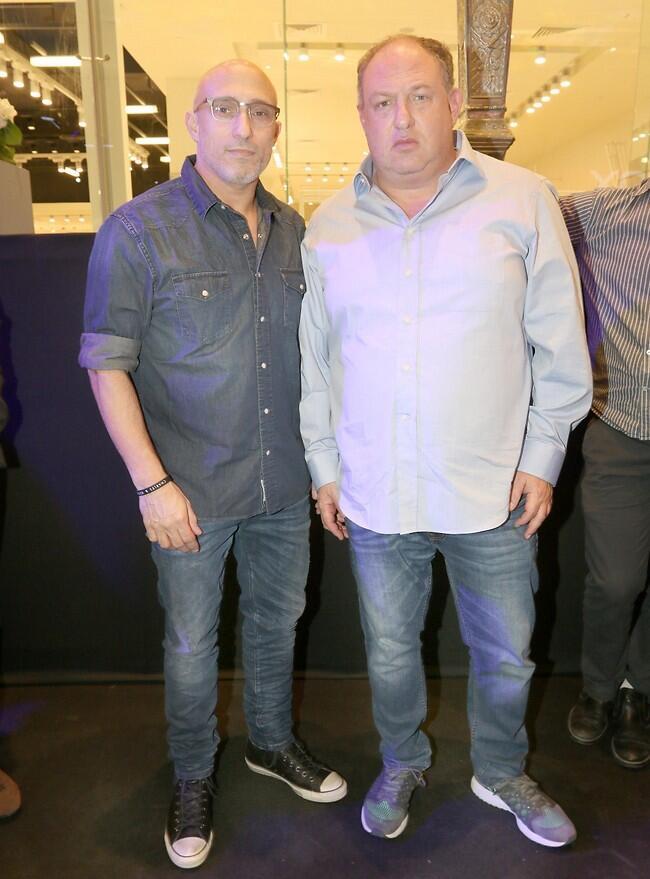 בעלי המניות. הראל ואסי ויזל