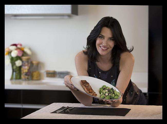 תראו מי פה. שירז טל (צילום: אביגיל עוזי)  תראו מי פה. שירז טל