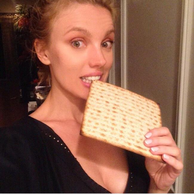 הלילה הזה כולו מצות אצל בר פאלי. ומחר דיאטה?
