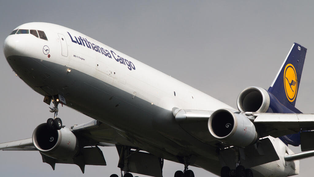 Lufthansa airlines 