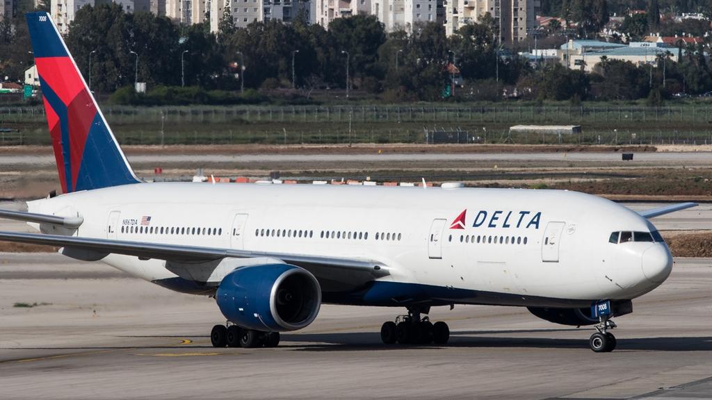 Лайнер авиакомпании Delta Airlines. Фото: Зоар Эзер