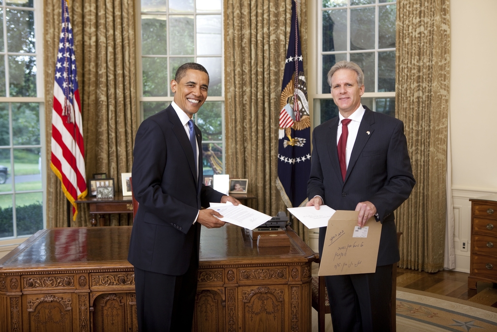 Michael Oren with then-president Barack Obama in the White House during his stint as Israeli ambassador to the U.S. 