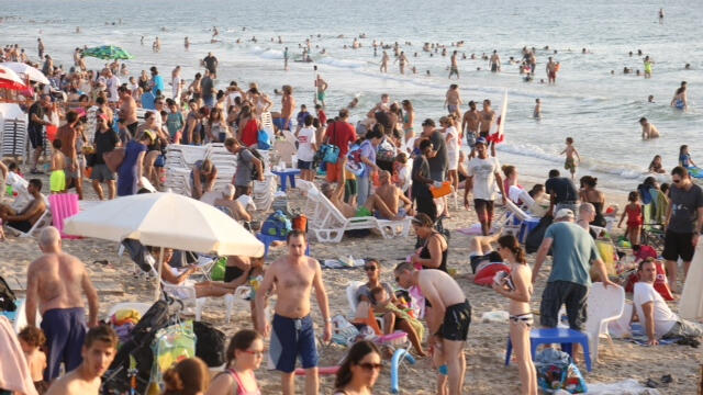 יום שרבי בחוף בתל אביב