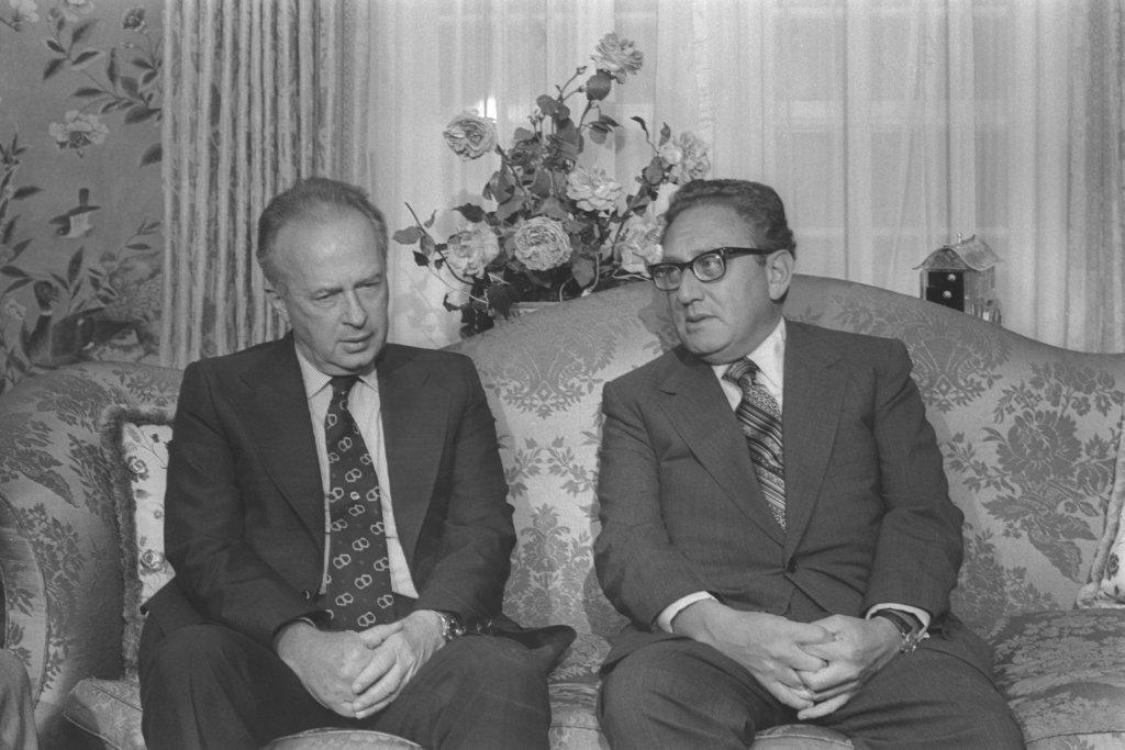 Yitzhak Rabin and Henry Kissinger 