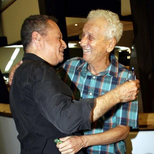 תביא חיבוק. מוני ובראבא