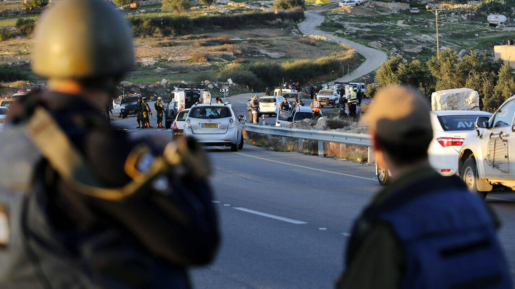 IDF forces on Route 60 in the West Bank 
