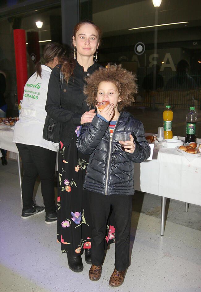 אולי תעשו חידוש לקלרה הקדושה? לוסי דוביצ'סקי והבת אלמה