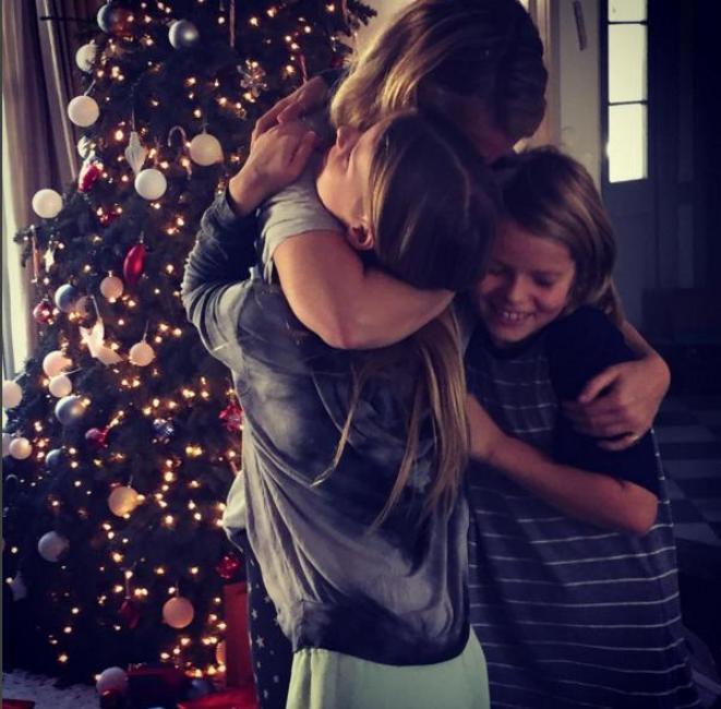 מאוד שמחים מהחג! פאלטרו והילדים מאוד שמחים מהחג! פאלטרו והילדים