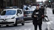 שוטרים בפריז (ארכיון)      