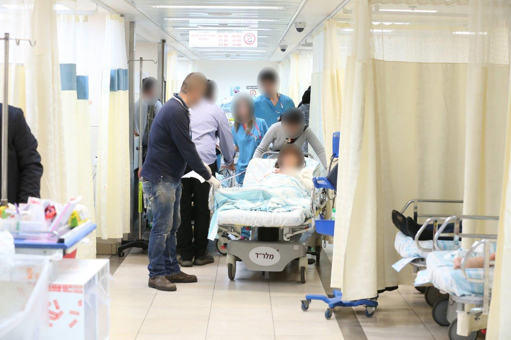 Переполненное отделение в больнице "Рамбам" в Хайфе 
