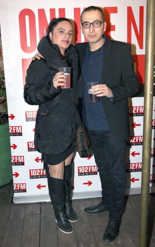 מגנט למקרר במשרד. מנכ"ל הרדיו אבי משולם ואסייג