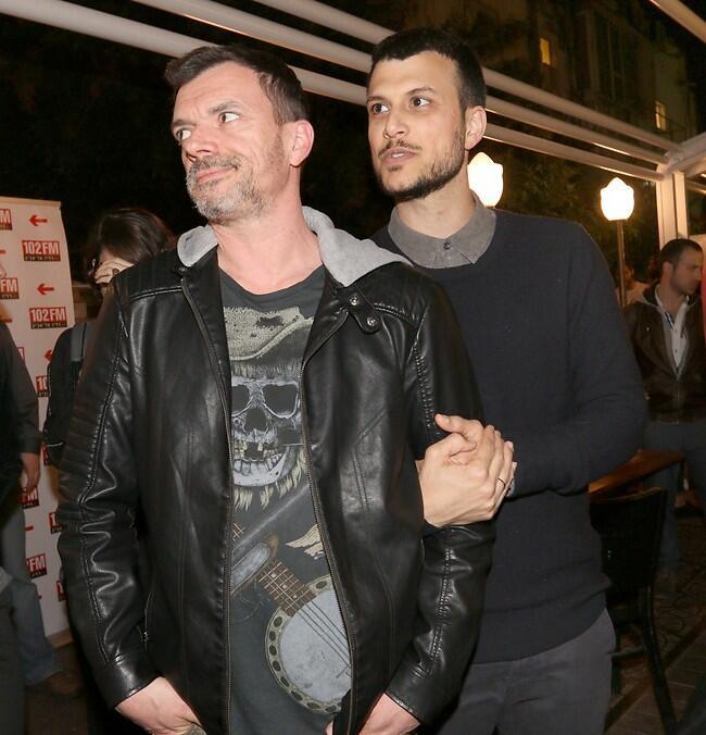 אפלטוני בלבד. עזר ושרון טייכר