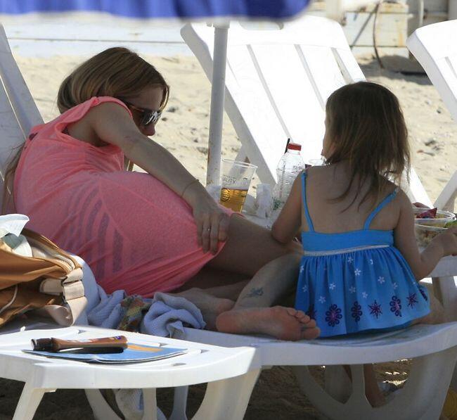 בטוחה שלא רוצה להוריד לביקיני? סלע