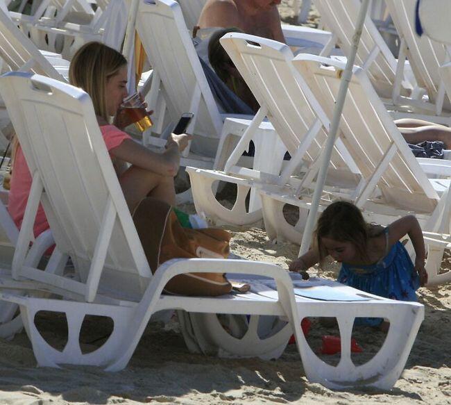 מתוקה, לא לשפוך על אמא חול