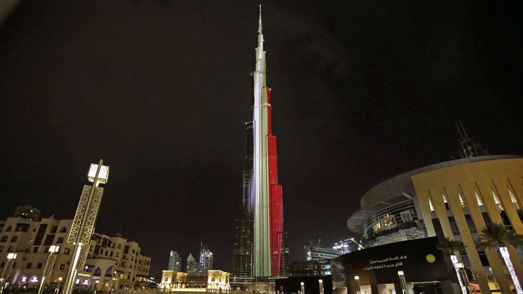 Небоскреб "Бурдж-Халифа" в Дубае. Архитектор Адриан Смит 
